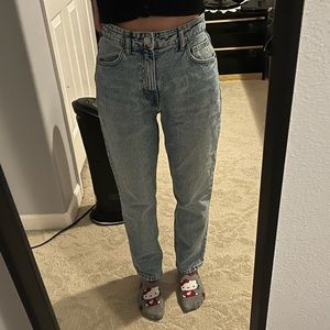 Zara light blue Mom Jeans size 4